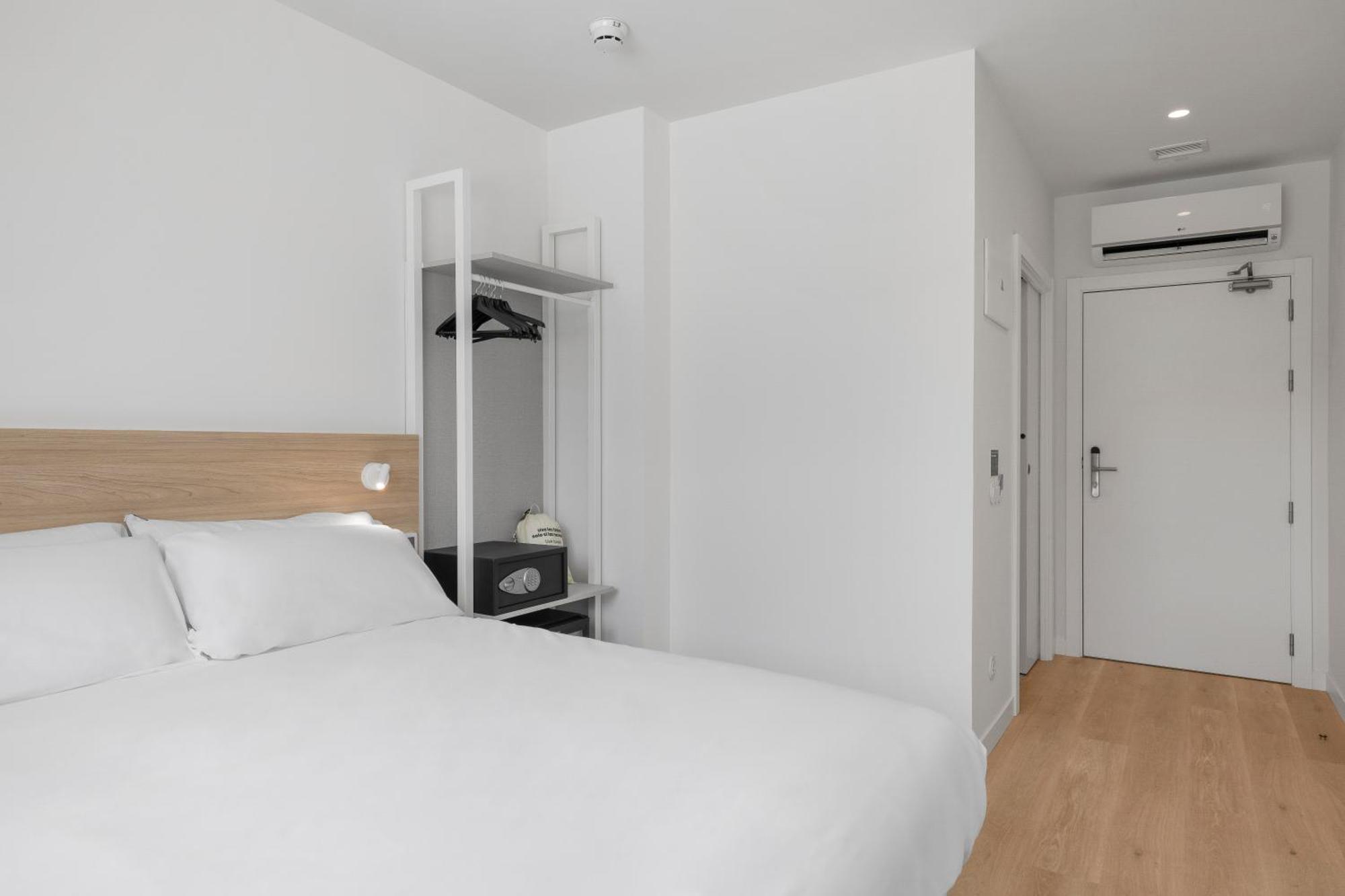 B&B Hotel Benidorm פינסטראט מראה חיצוני תמונה
