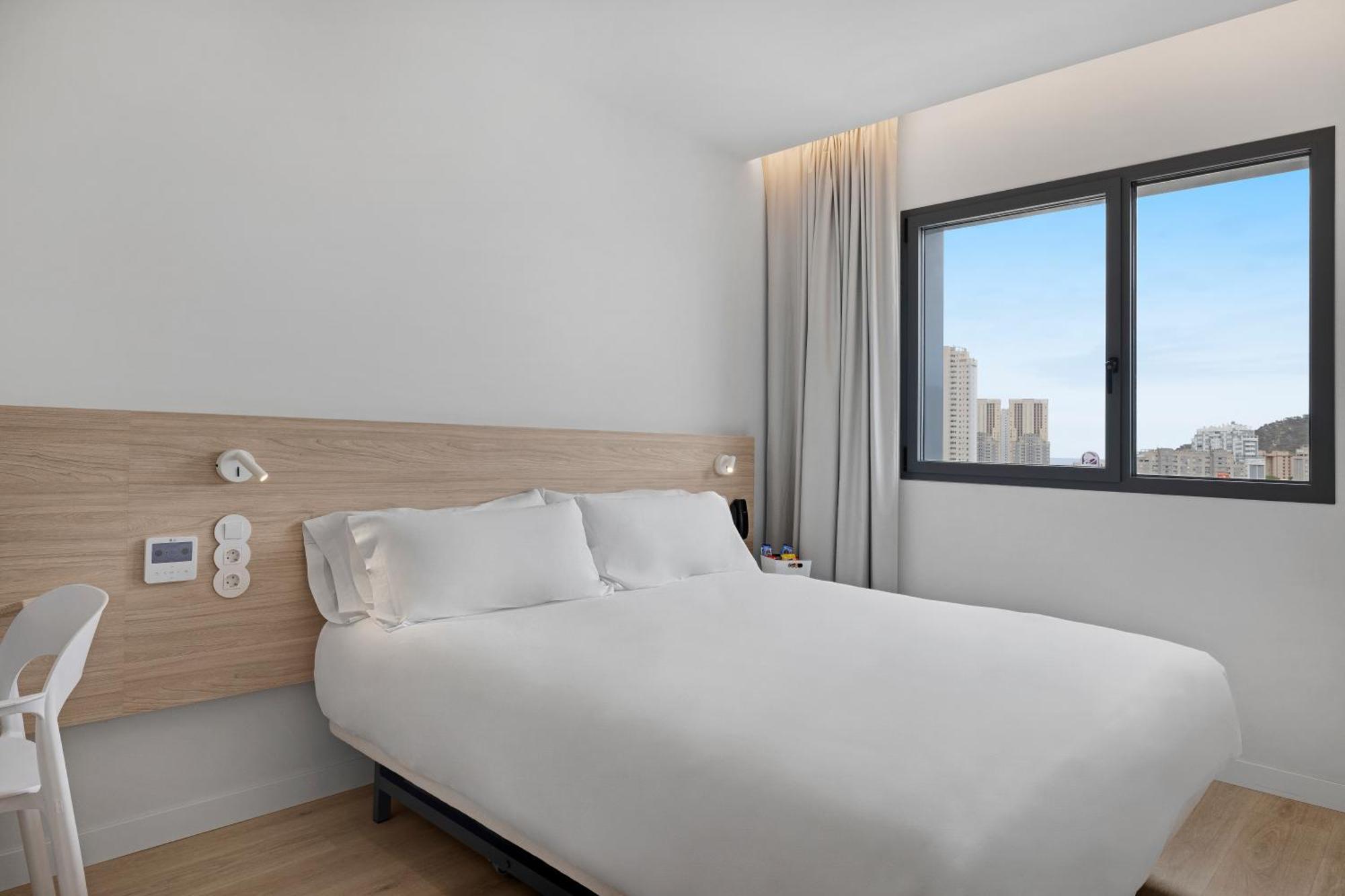 B&B Hotel Benidorm פינסטראט מראה חיצוני תמונה